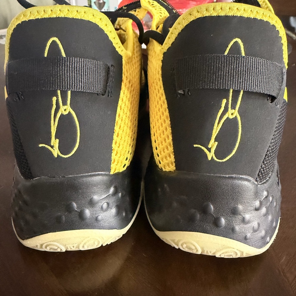 Nike Black and Yellow Men's Athletic Shoes